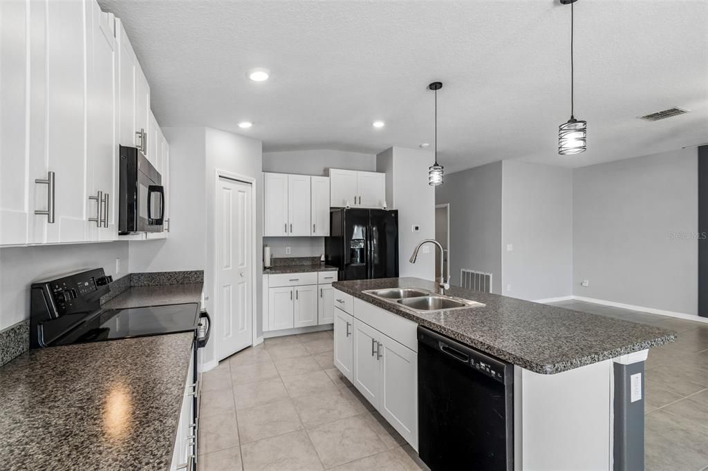 For Sale: $429,900 (4 beds, 2 baths, 1936 Square Feet)