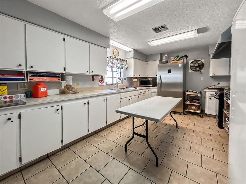 For Sale: $155,000 (2 beds, 2 baths, 1056 Square Feet)