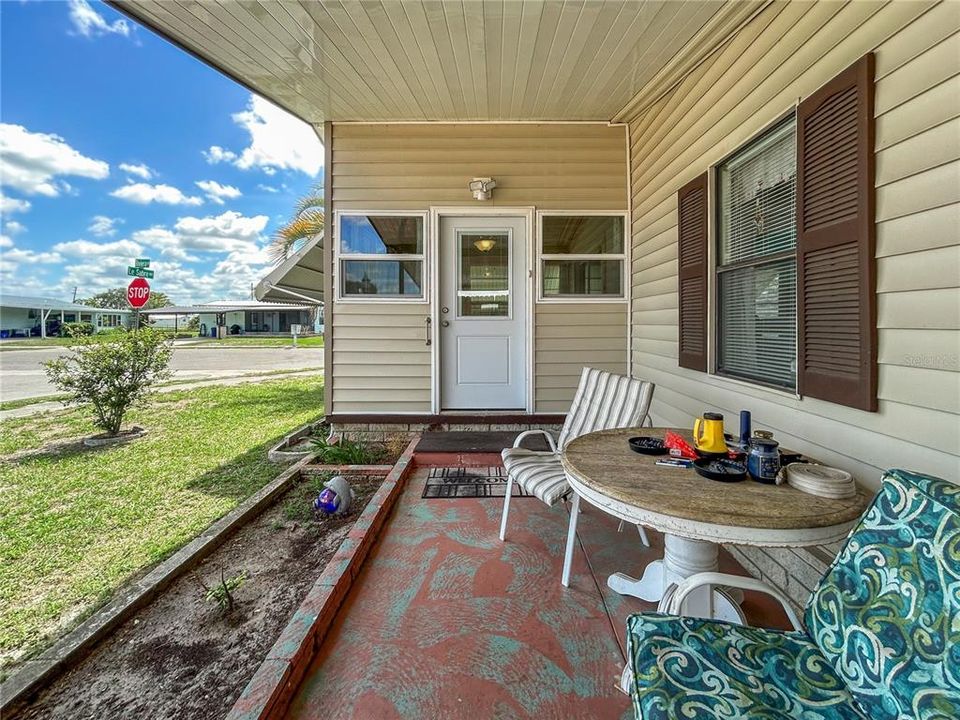 For Sale: $155,000 (2 beds, 2 baths, 1056 Square Feet)