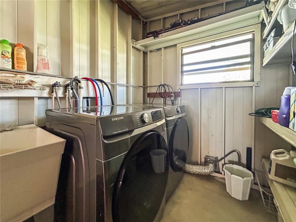For Sale: $155,000 (2 beds, 2 baths, 1056 Square Feet)