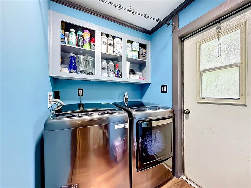 For Sale: $159,900 (3 beds, 2 baths, 1563 Square Feet)