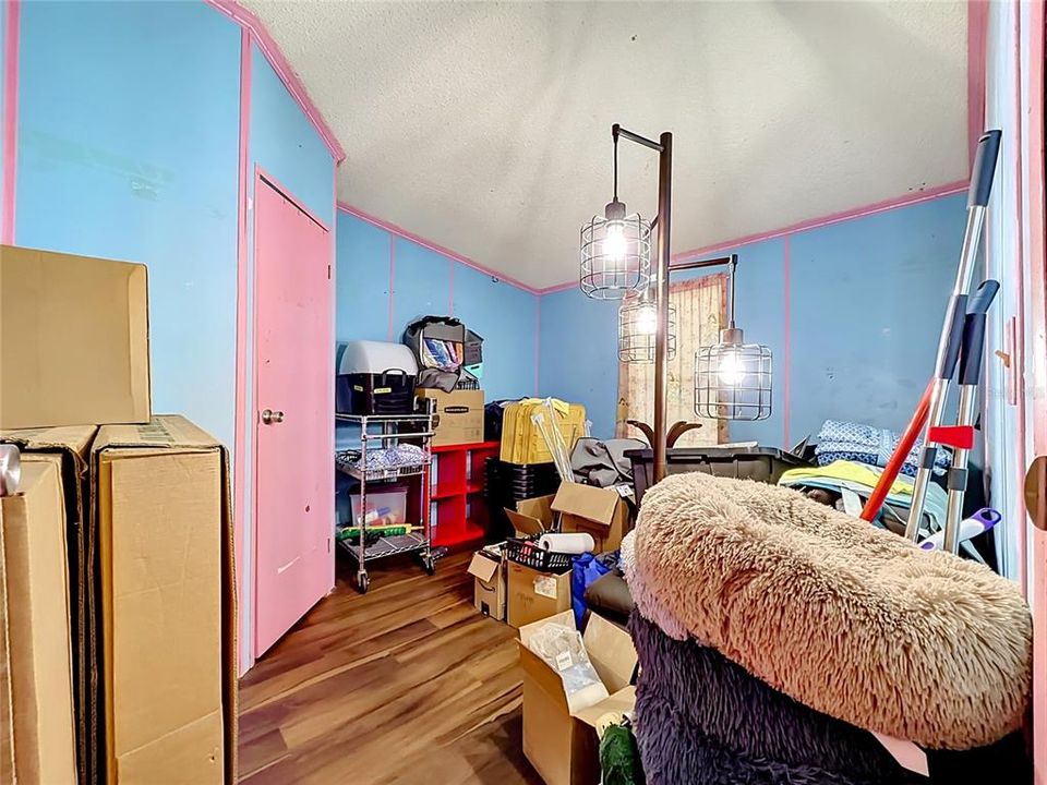 For Sale: $159,900 (3 beds, 2 baths, 1563 Square Feet)