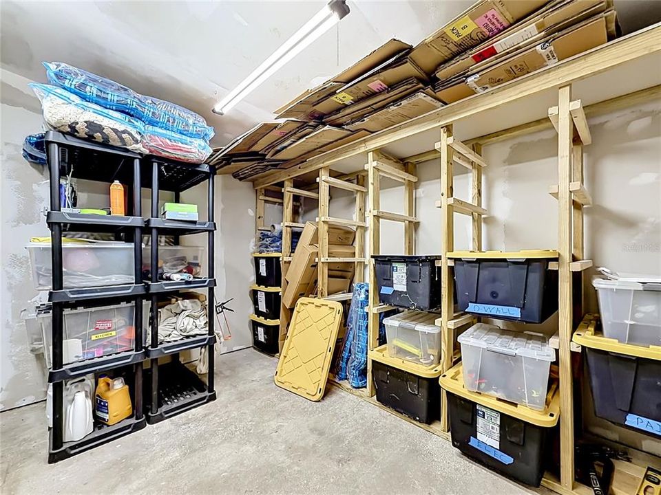 For Sale: $159,900 (3 beds, 2 baths, 1563 Square Feet)