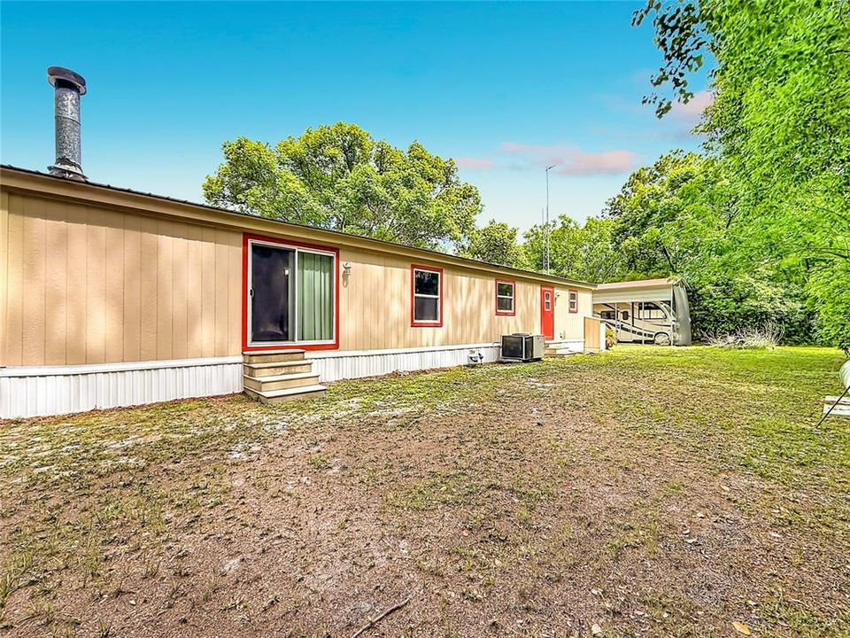 For Sale: $159,900 (3 beds, 2 baths, 1563 Square Feet)