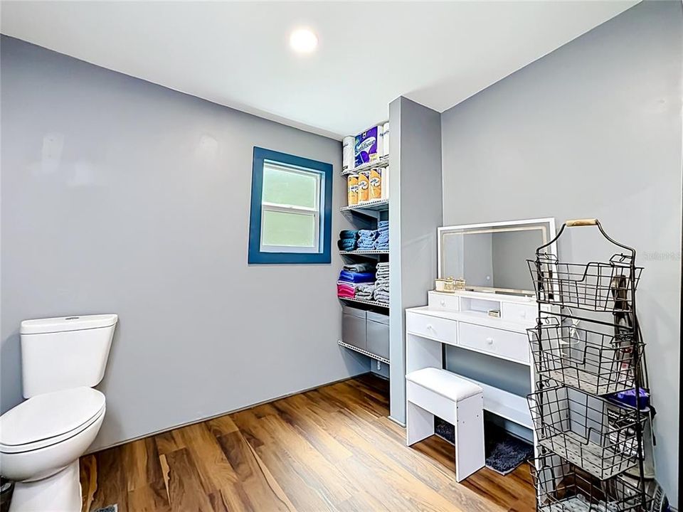 For Sale: $159,900 (3 beds, 2 baths, 1563 Square Feet)