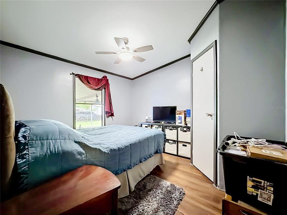 For Sale: $159,900 (3 beds, 2 baths, 1563 Square Feet)