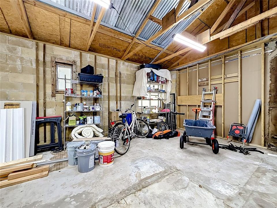 For Sale: $159,900 (3 beds, 2 baths, 1563 Square Feet)