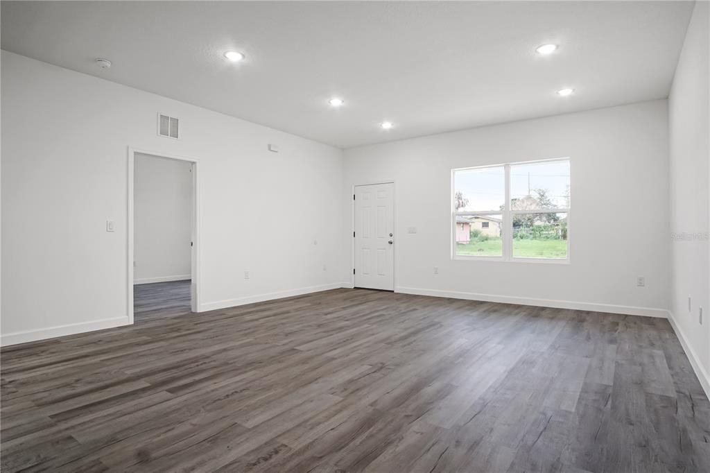 В аренду: $1,999 (4 спален, 2 ванн, 1706 Квадратных фут)
