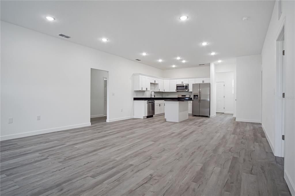 В аренду: $1,999 (4 спален, 2 ванн, 1706 Квадратных фут)