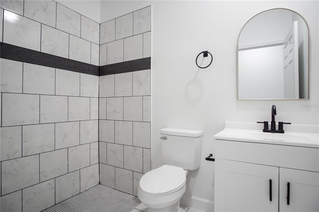 В аренду: $1,999 (4 спален, 2 ванн, 1706 Квадратных фут)