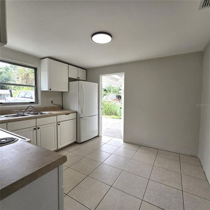 For Sale: $179,000 (2 beds, 1 baths, 672 Square Feet)