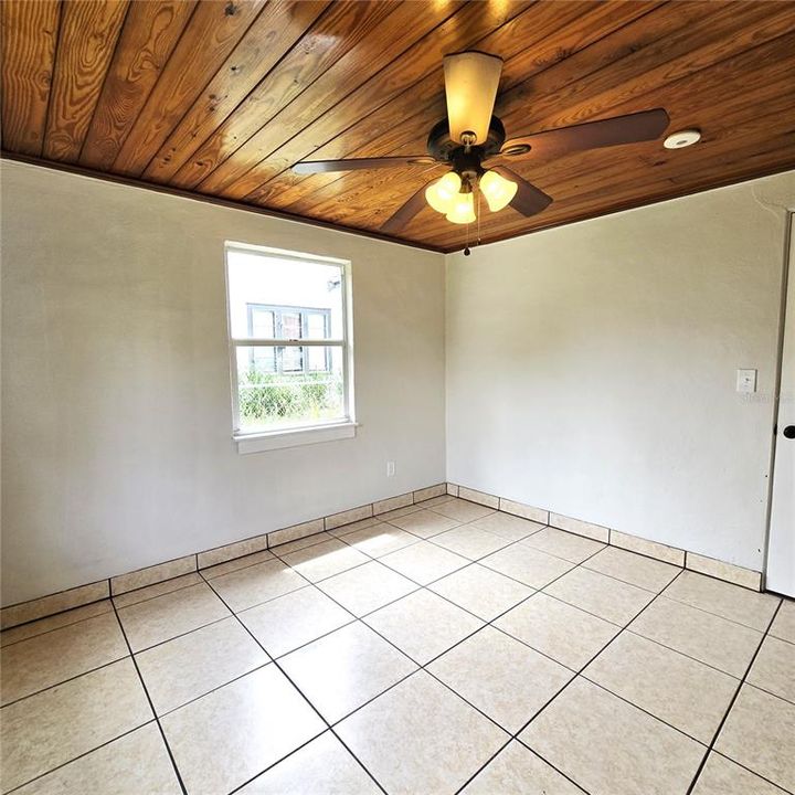 For Sale: $179,000 (2 beds, 1 baths, 672 Square Feet)
