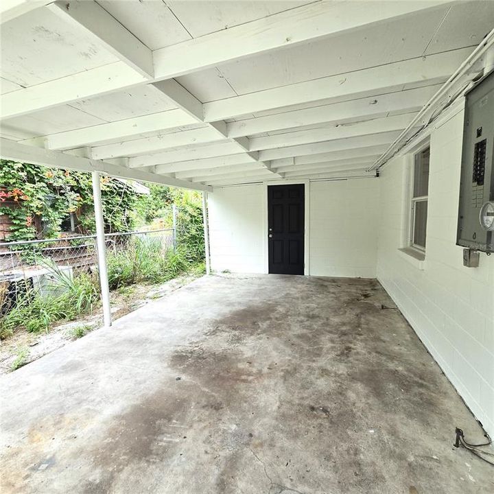 For Sale: $179,000 (2 beds, 1 baths, 672 Square Feet)