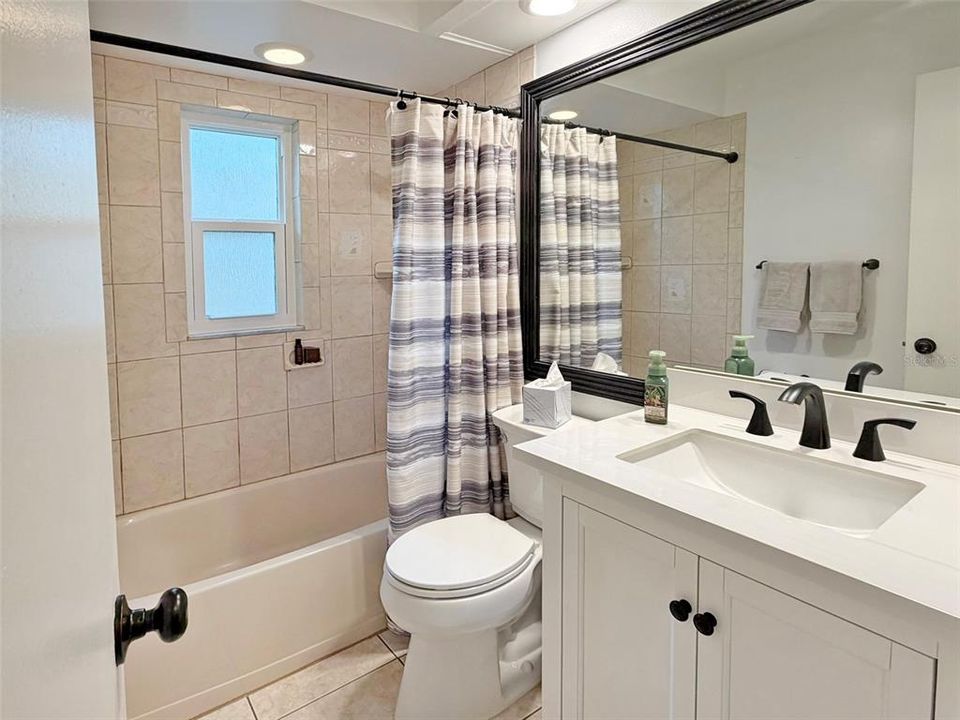 For Sale: $325,000 (3 beds, 2 baths, 1244 Square Feet)