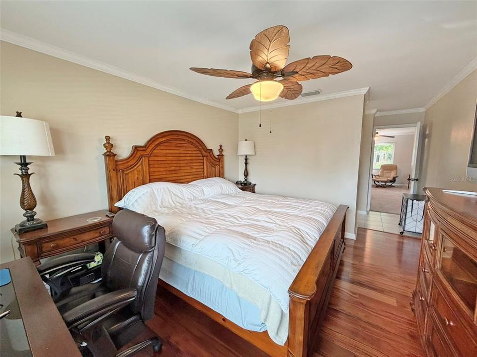 For Sale: $325,000 (3 beds, 2 baths, 1244 Square Feet)
