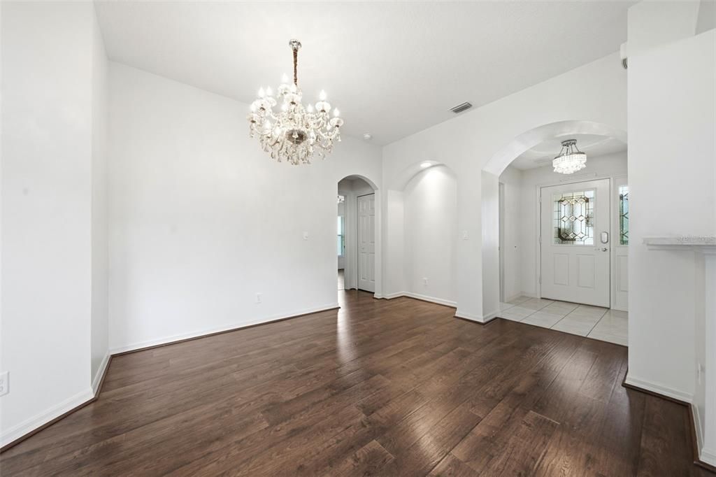 For Sale: $310,000 (3 beds, 2 baths, 1601 Square Feet)