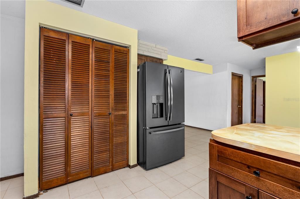На продажу: $315,000 (3 спален, 2 ванн, 1300 Квадратных фут)