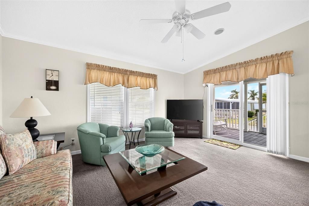 For Sale: $224,900 (3 beds, 2 baths, 1456 Square Feet)