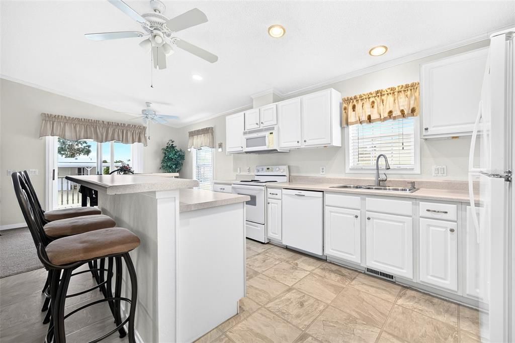 For Sale: $224,900 (3 beds, 2 baths, 1456 Square Feet)