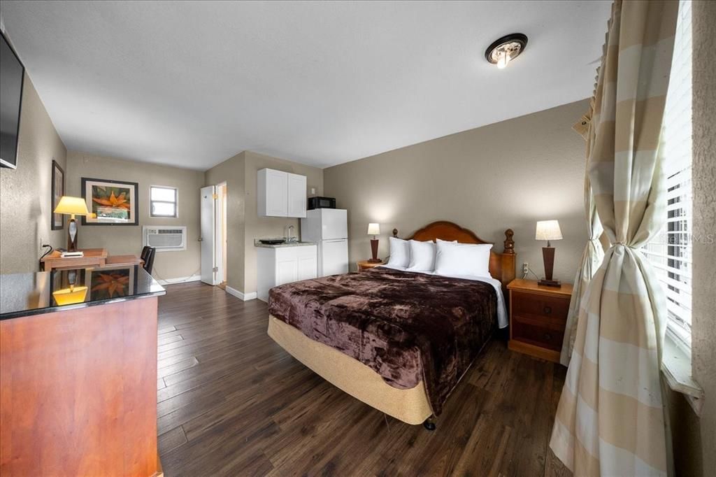 For Sale: $1,350,000 (0 beds, 0 baths, 7798 Square Feet)