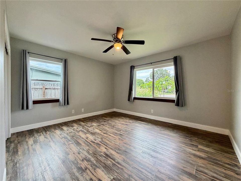 For Rent: $2,100 (2 beds, 1 baths, 930 Square Feet)