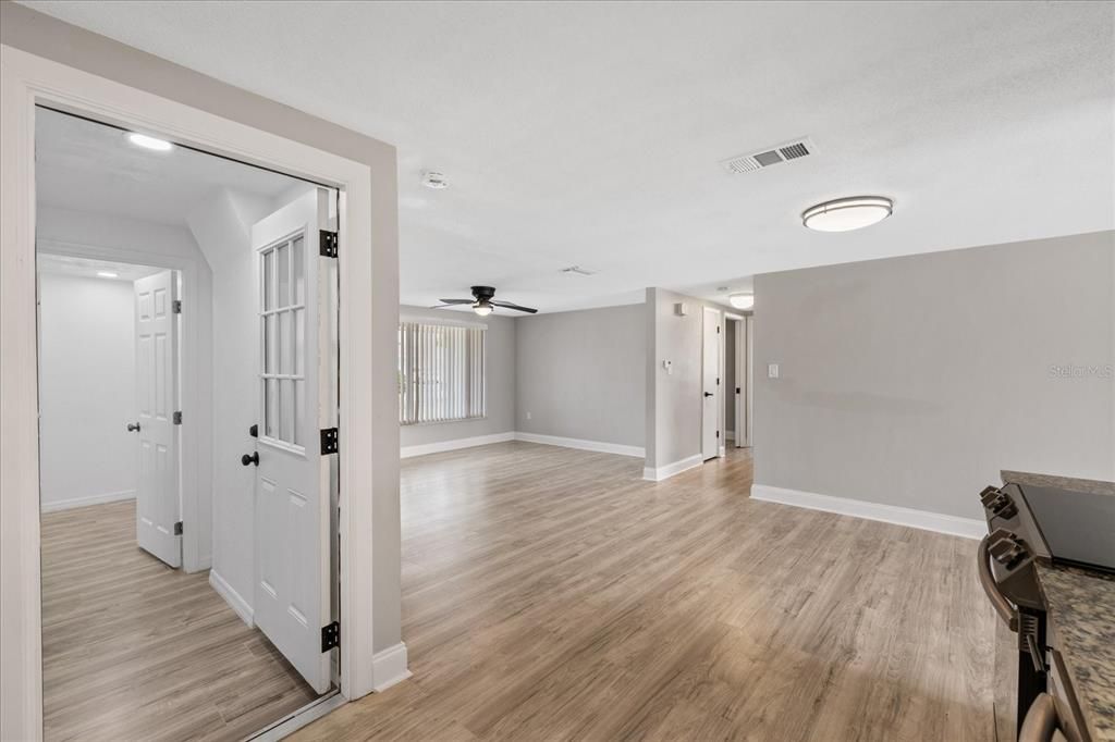 For Sale: $335,000 (4 beds, 3 baths, 1586 Square Feet)