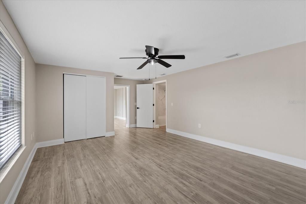 For Sale: $335,000 (4 beds, 3 baths, 1586 Square Feet)