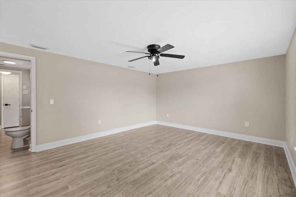For Sale: $335,000 (4 beds, 3 baths, 1586 Square Feet)