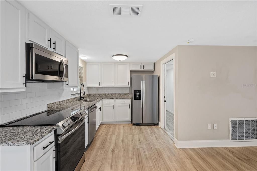 For Sale: $335,000 (4 beds, 3 baths, 1586 Square Feet)