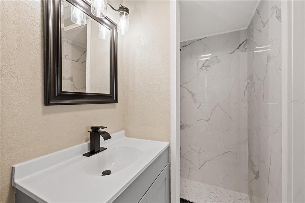 For Sale: $335,000 (4 beds, 3 baths, 1586 Square Feet)