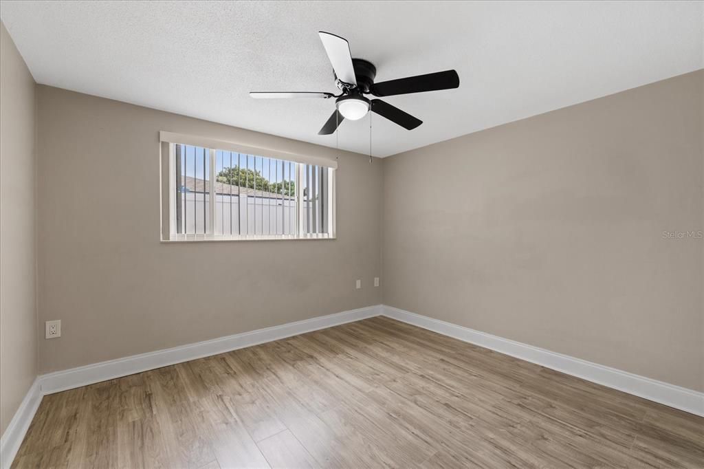For Sale: $335,000 (4 beds, 3 baths, 1586 Square Feet)