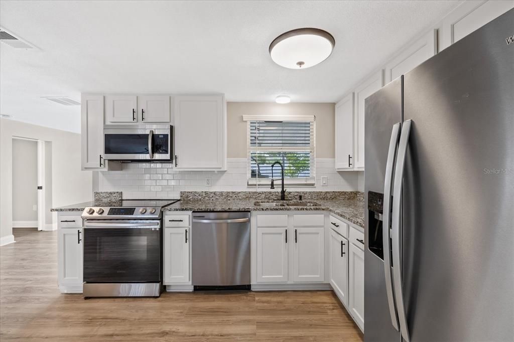 For Sale: $335,000 (4 beds, 3 baths, 1586 Square Feet)