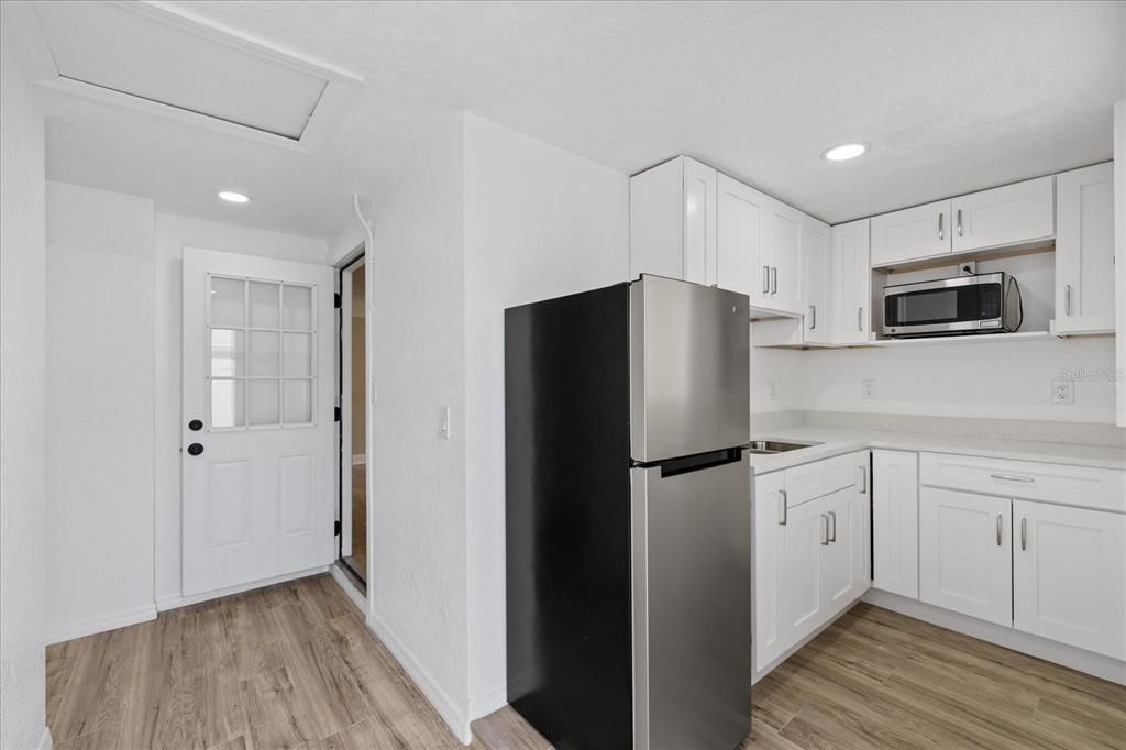 For Sale: $335,000 (4 beds, 3 baths, 1586 Square Feet)