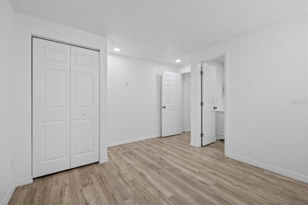 For Sale: $335,000 (4 beds, 3 baths, 1586 Square Feet)