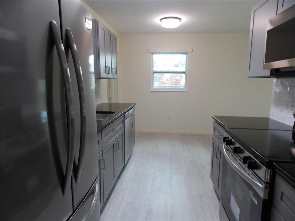 For Sale: $399,900 (3 beds, 2 baths, 1782 Square Feet)