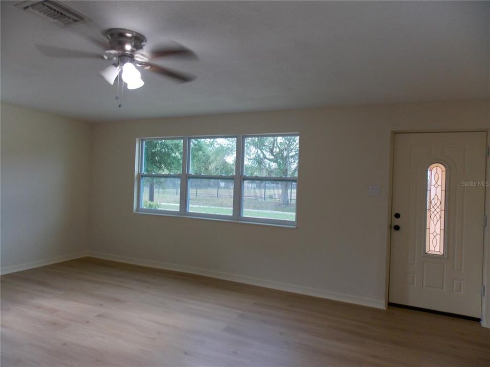 For Sale: $399,900 (3 beds, 2 baths, 1782 Square Feet)