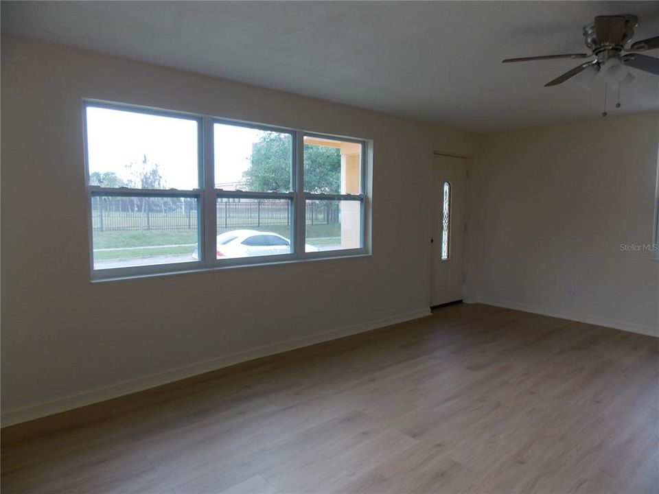 For Sale: $399,900 (3 beds, 2 baths, 1782 Square Feet)