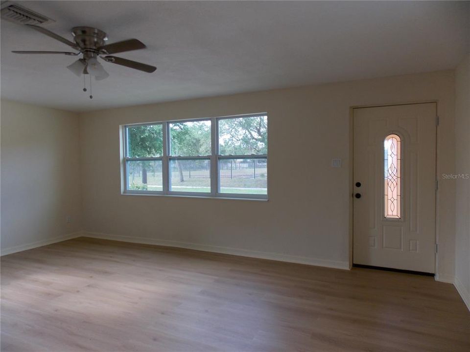 For Sale: $399,900 (3 beds, 2 baths, 1782 Square Feet)