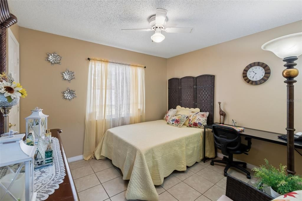 En Venta: $495,990 (4 camas, 3 baños, 2014 Pies cuadrados)