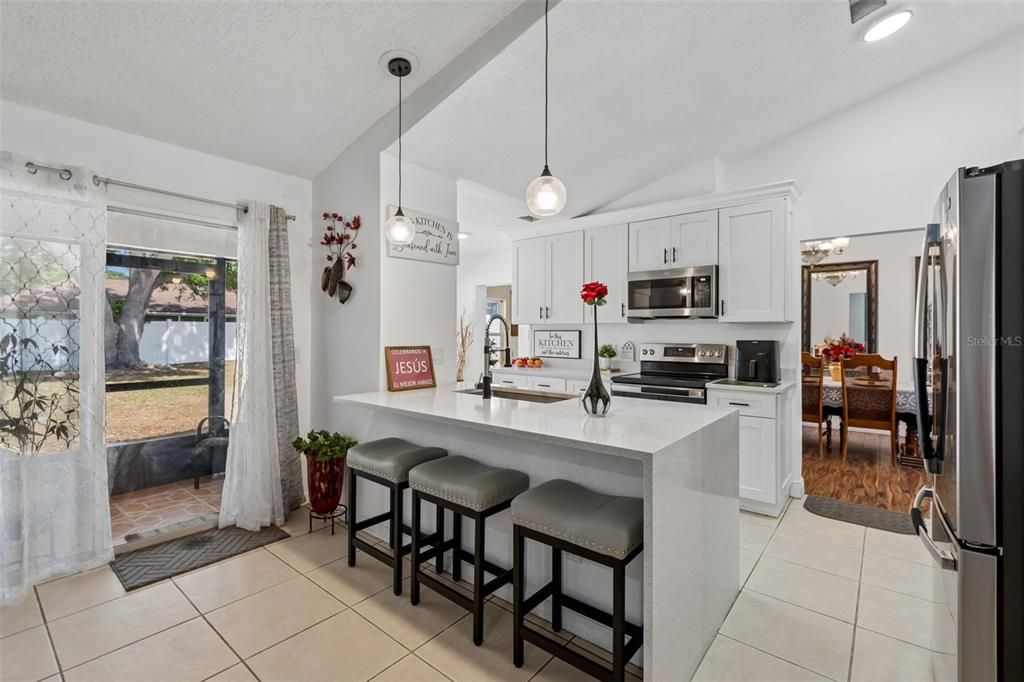 En Venta: $495,990 (4 camas, 3 baños, 2014 Pies cuadrados)