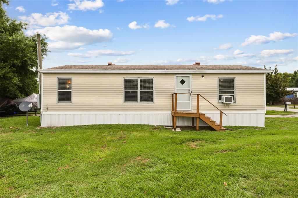 For Sale: $199,000 (2 beds, 2 baths, 920 Square Feet)