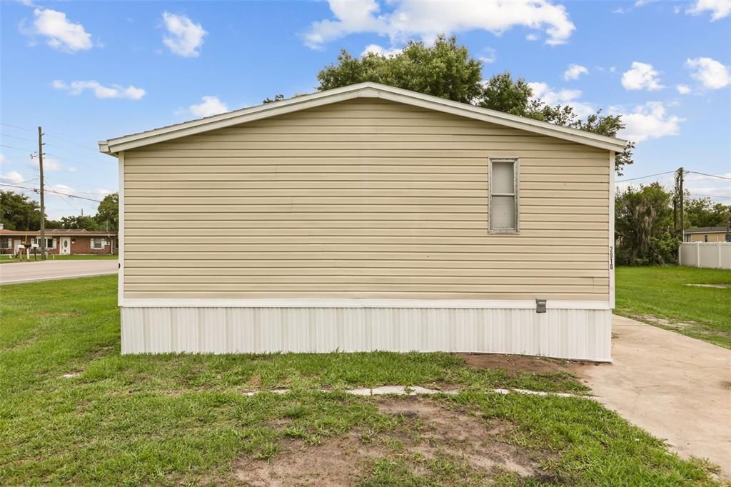 For Sale: $199,000 (2 beds, 2 baths, 920 Square Feet)