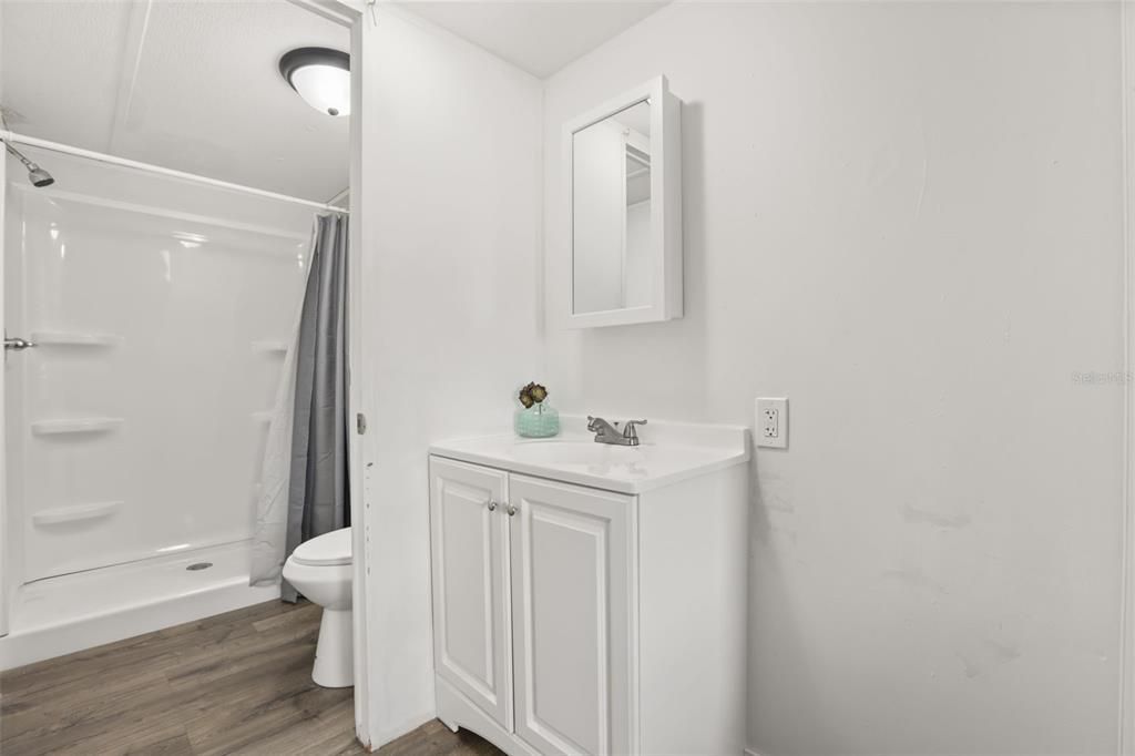 For Sale: $199,000 (2 beds, 2 baths, 920 Square Feet)
