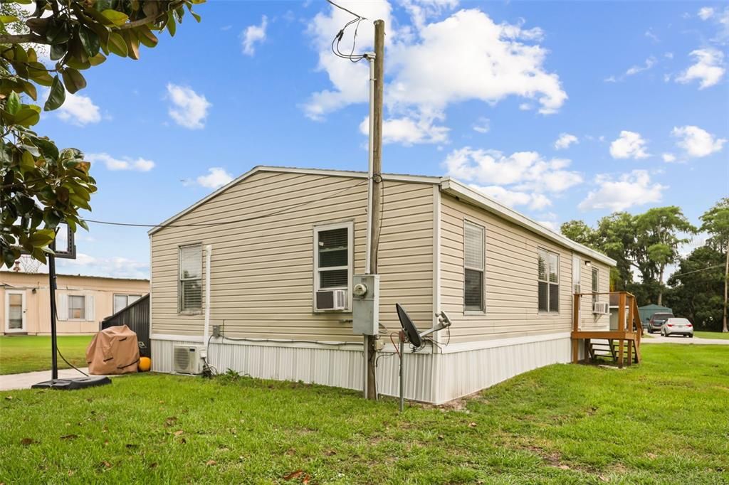 For Sale: $199,000 (2 beds, 2 baths, 920 Square Feet)