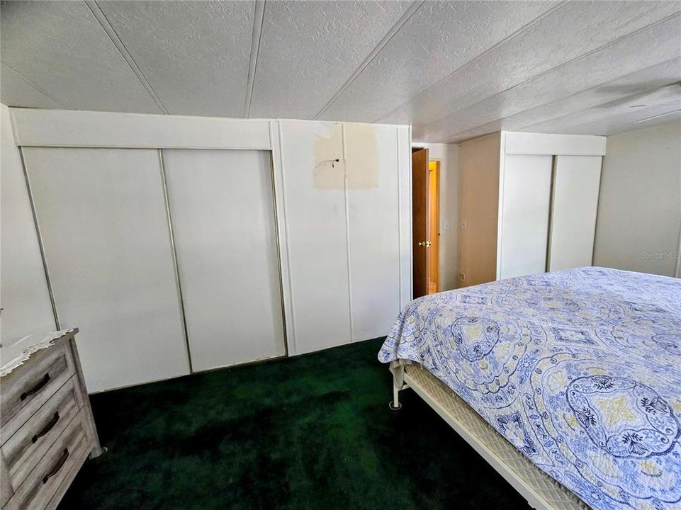 For Sale: $127,500 (2 beds, 2 baths, 1104 Square Feet)