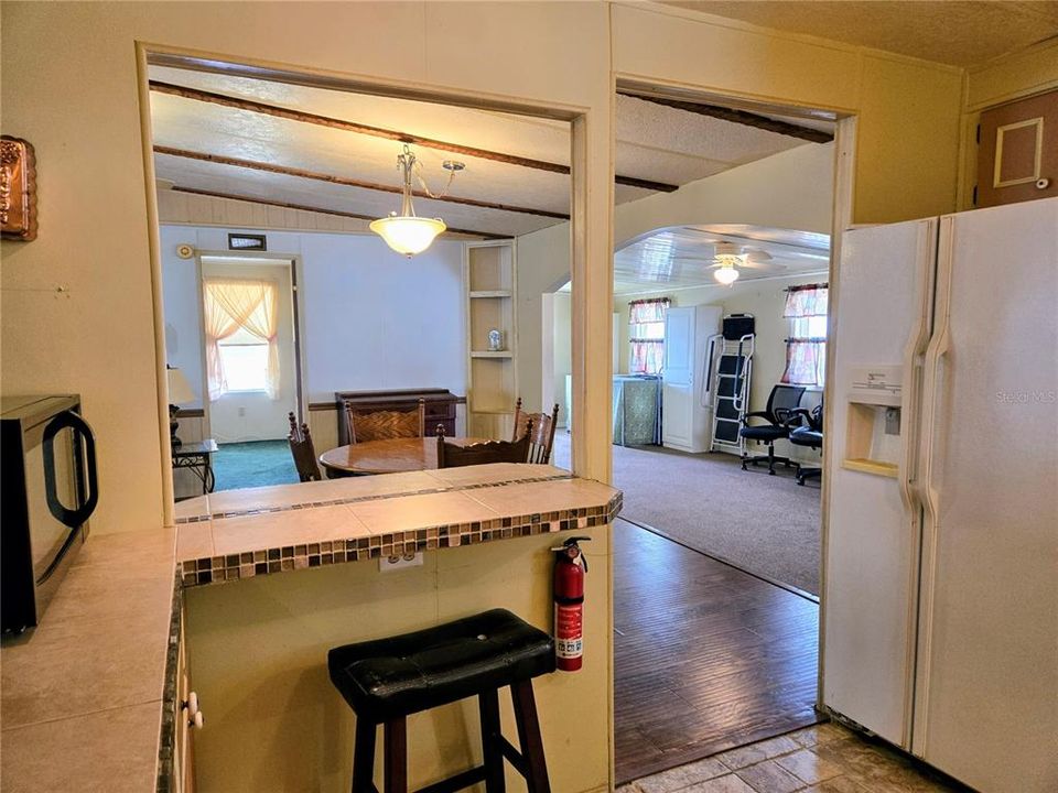 For Sale: $127,500 (2 beds, 2 baths, 1104 Square Feet)
