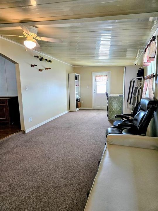 For Sale: $127,500 (2 beds, 2 baths, 1104 Square Feet)
