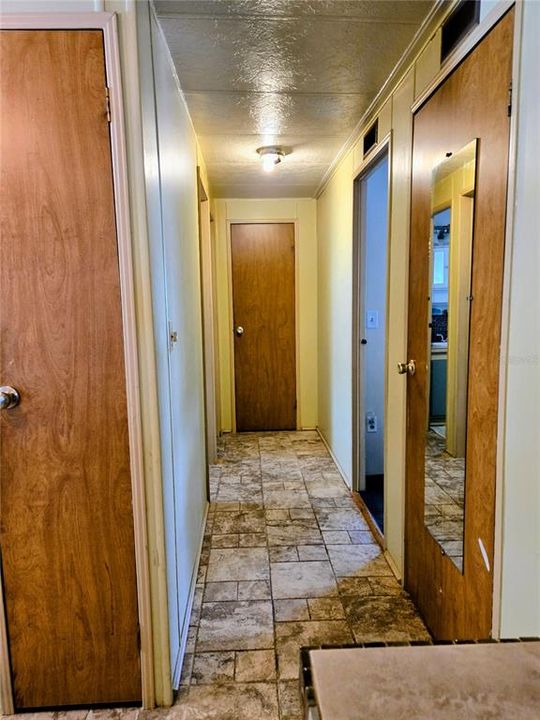For Sale: $127,500 (2 beds, 2 baths, 1104 Square Feet)