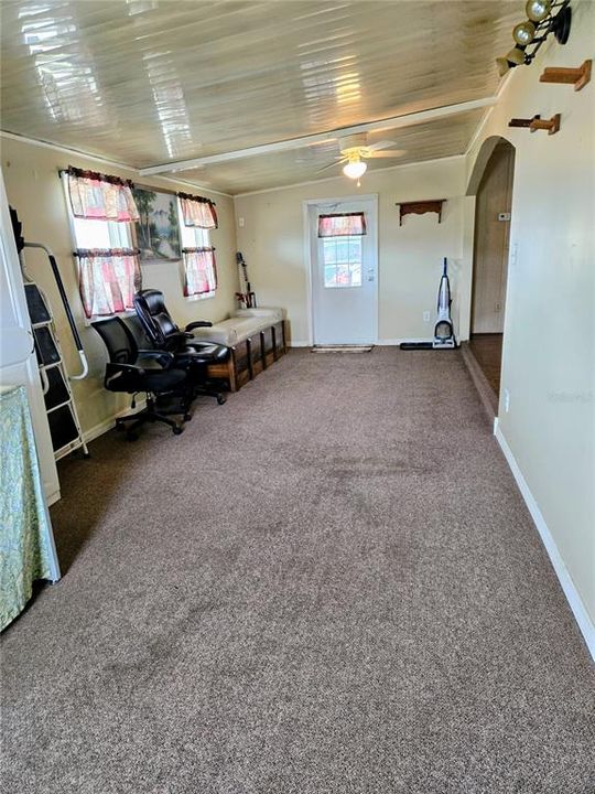 For Sale: $127,500 (2 beds, 2 baths, 1104 Square Feet)