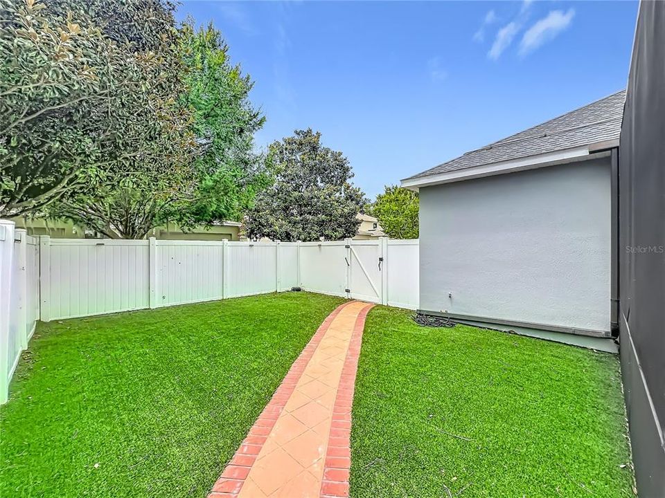 For Sale: $635,000 (4 beds, 3 baths, 2575 Square Feet)